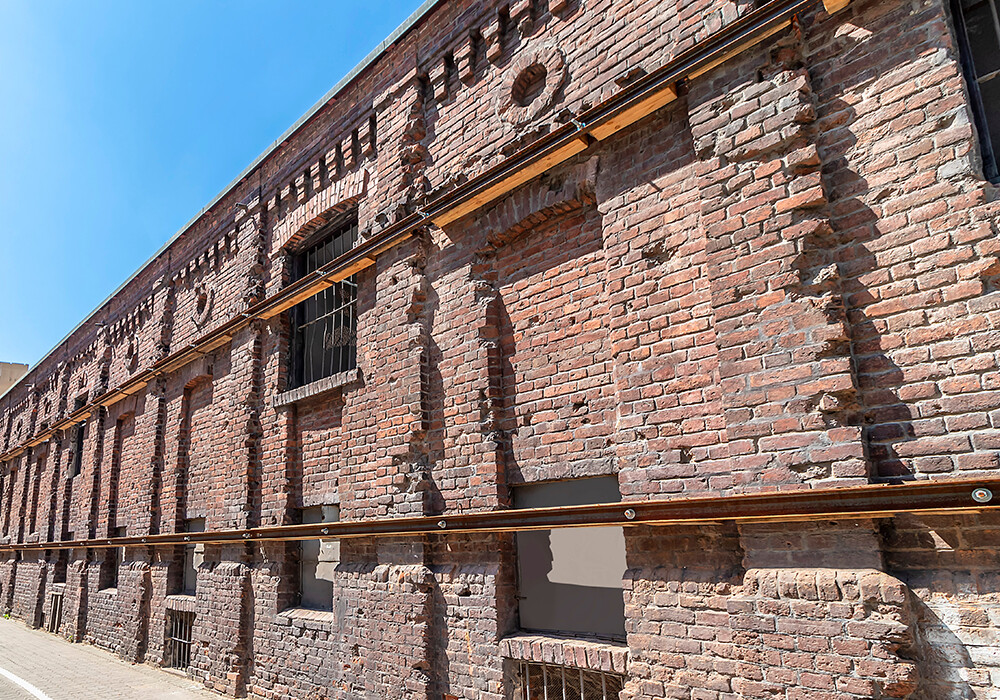 Warszawa, fragment muru getta