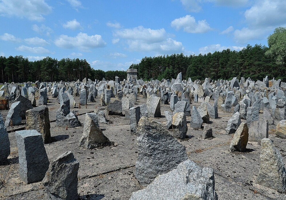 Treblinka Memorial Adrian Grycuk/CC BY-SA 3.0-pl/Wikimedia Commons